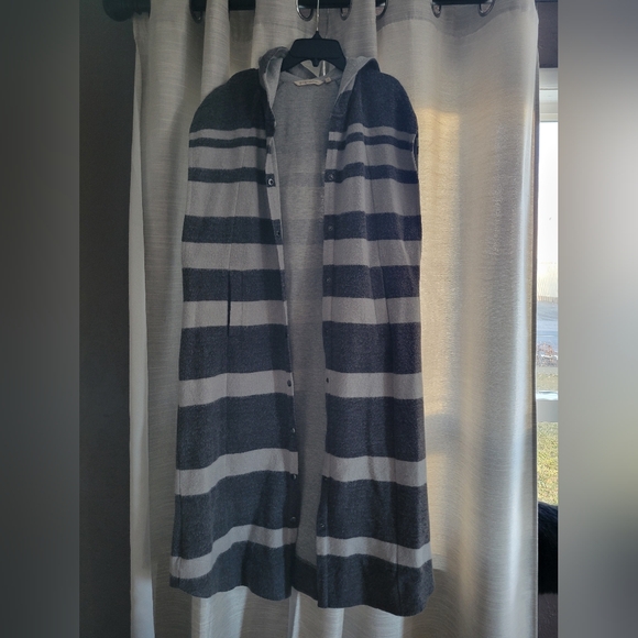 Long Vest/Cardigan - Picture 2 of 4